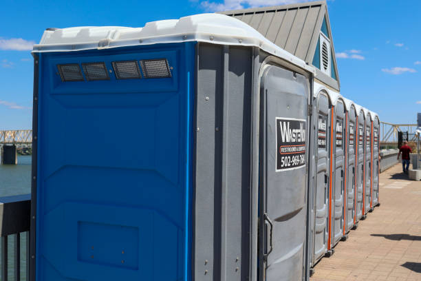 Best Deluxe Portable Toilet Rental  in Roosevelt Park, MI